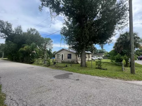 1918 36th Ave E, Bradenton, FL 34208