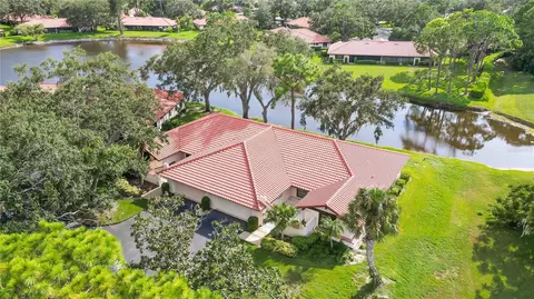 7252 Golf Pointe Way, Sarasota, FL 34243