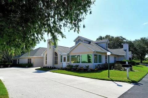 4645 Whirlaway Dr, Sarasota, FL 34233