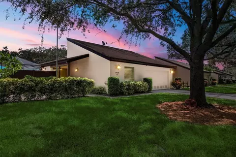 3818 Glen Oaks Manor Dr, Sarasota, FL 34232