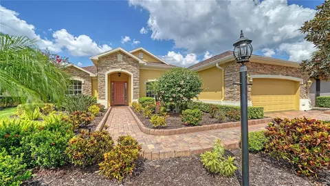 7714 Edmonston Cir, University Park, FL 34201