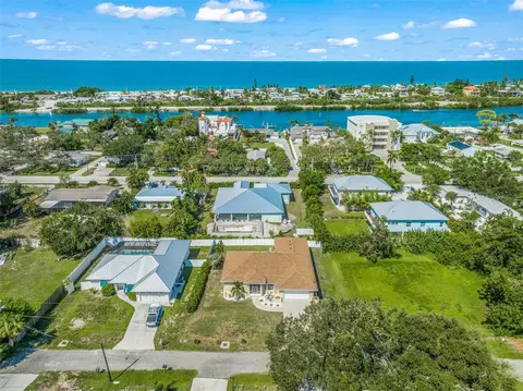 202 Shore T Rd, Nokomis, FL 34275