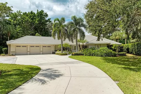 2404 Landings Cir, Bradenton, FL 34209
