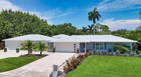 5835 Driftwood Pl, Sarasota, FL 34231