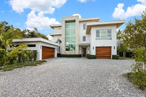 507 83rd St, Holmes Beach, FL 34217