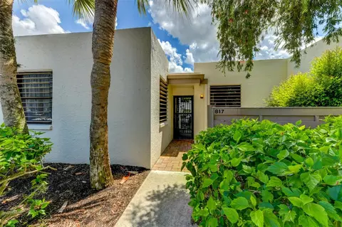 817 Oak Dr #817, Bradenton, FL 34210