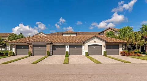 5517 Palmer Cir #201, Bradenton, FL 34211