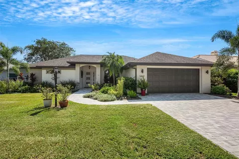 5869 Carriage Dr, Sarasota, FL 34243