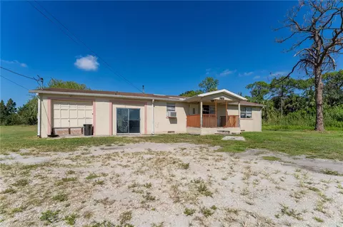 7870 Breeze Dr, North Fort Myers, FL 33917