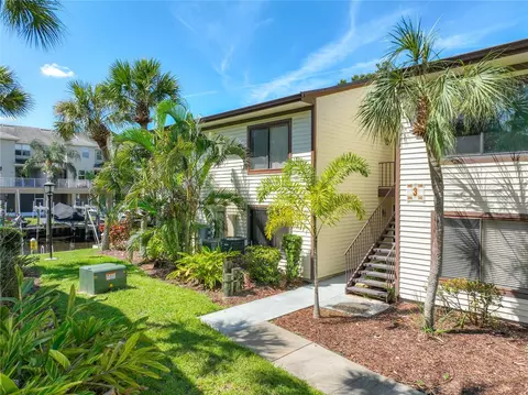 344 Moorings Cove Dr #3A, Tarpon Springs, FL 34689