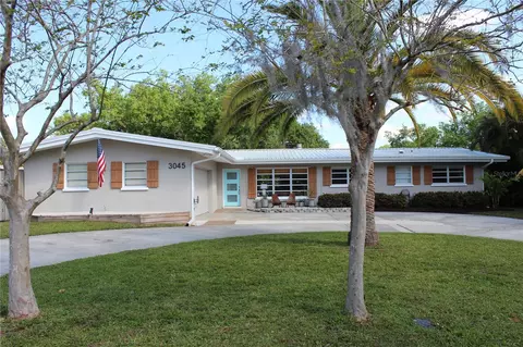 3045 Hatton St, Sarasota, FL 34237