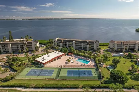 4900 Gulf Of Mexico Dr #201, Longboat Key, FL 34228
