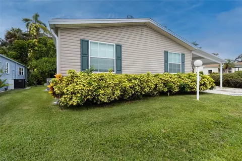 13 Meadowlark Cir, Ellenton, FL 34222