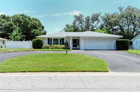 608 Saint Andrews Dr, Sarasota, FL 34243