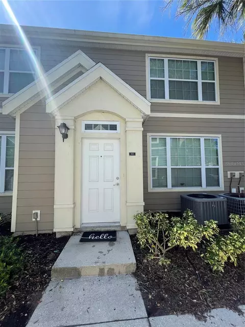 5691 Bidwell Pkwy #201, Sarasota, FL 34233