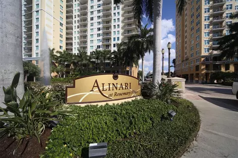 800 N Tamiami Trl #708, Sarasota, FL 34236