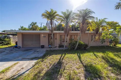 5727 24th St W, Bradenton, FL 34207