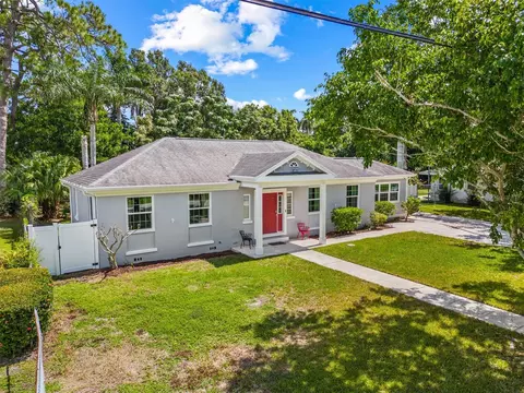 201 24th St NE, Bradenton, FL 34208