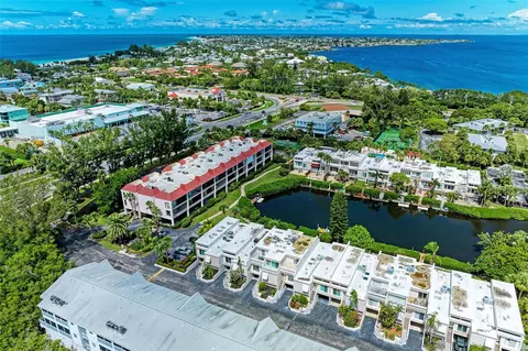 3701 E Bay Dr #4, Holmes Beach, FL 34217