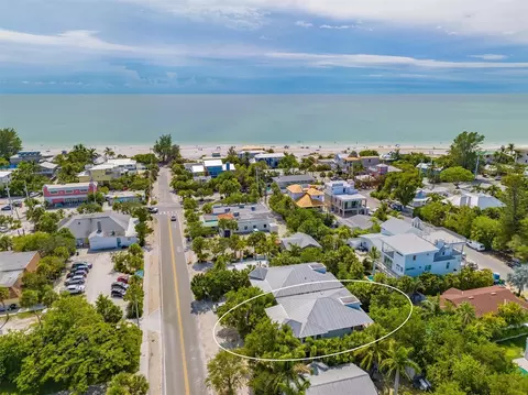 212 Pine Ave #R, Anna Maria, FL 34216