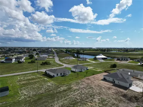 834 Wilmington Pkwy, Cape Coral, FL 33993