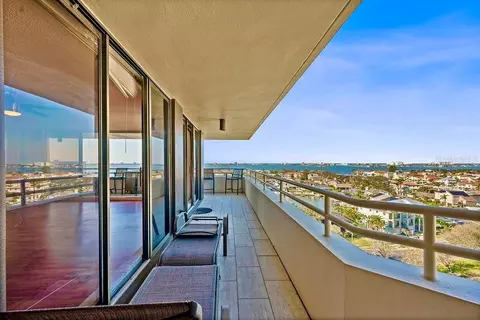 5940 Pelican Bay Plz S #1102, Gulfport, FL 33707