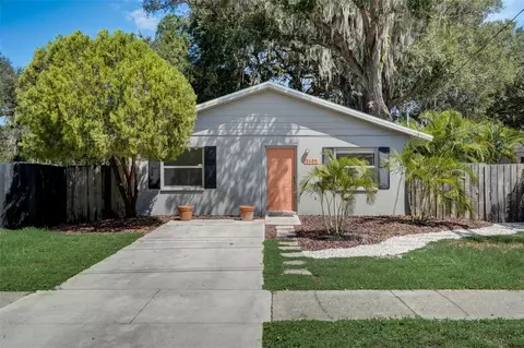 2139 6th St, Sarasota, FL 34237