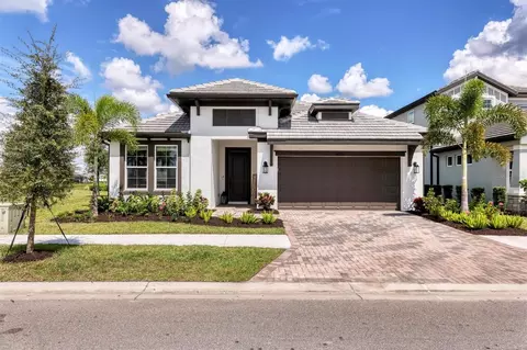 4888 Antrim Dr, Sarasota, FL 34240