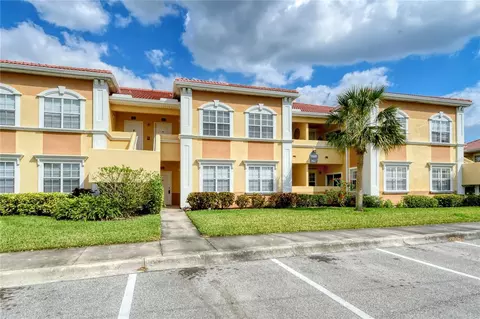 1040 Villagio Cir #104, Sarasota, FL 34237