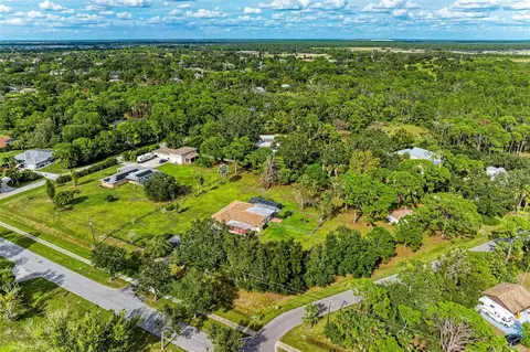 1530 Mackintosh Blvd, Nokomis, FL 34275