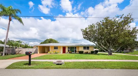 2427 Cambridge Dr, Sarasota, FL 34232