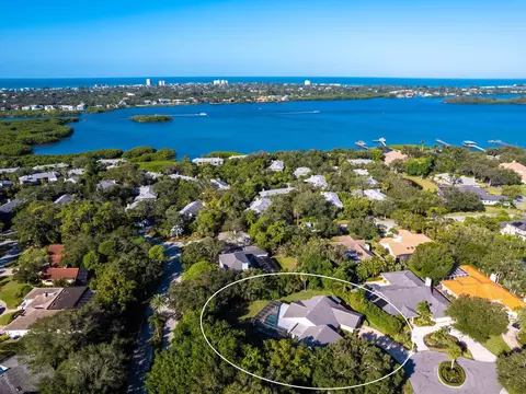 4975 Peregrine Point Way, Sarasota, FL 34231