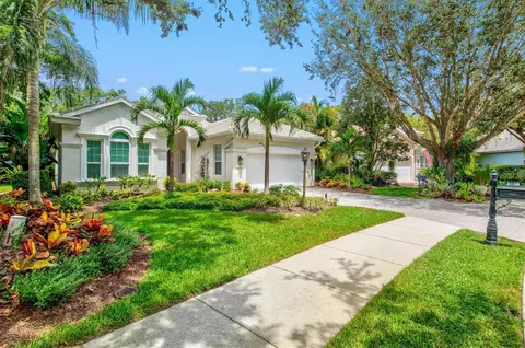 8138 Dukes Wood Ct, University Park, FL 34201