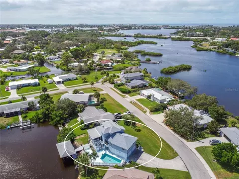 486 Ceil Dr, Nokomis, FL 34275
