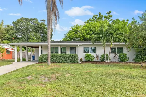 3775 Helene St, Sarasota, FL 34233