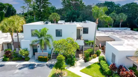 319 Springdale Dr, Bradenton, FL 34210