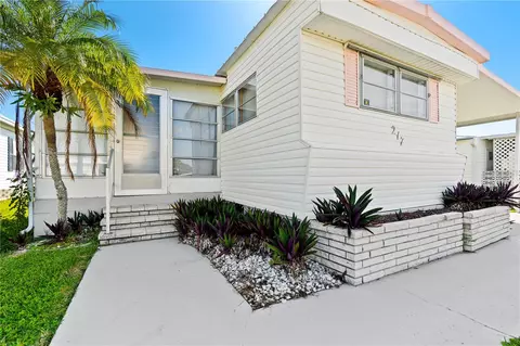 217 Trailorama Dr, North Port, FL 34287