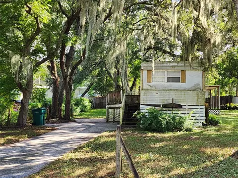 210 Morningside Ave, Lady Lake, FL 32159