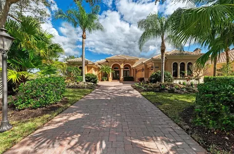 3549 Founders Club Dr, Sarasota, FL 34240