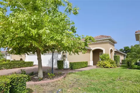6914 Playa Bella Dr, Bradenton, FL 34209