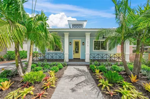 1875 5th St, Sarasota, FL 34236