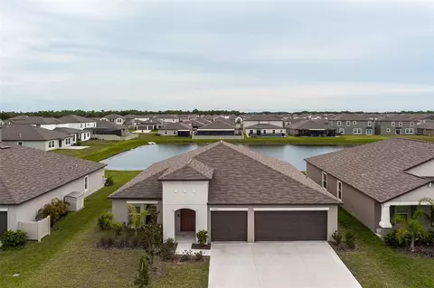 5420 Leslie Canyon Dr, Wimauma, FL 33598