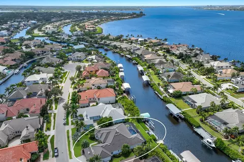 556 Fore Dr, Bradenton, FL 34208