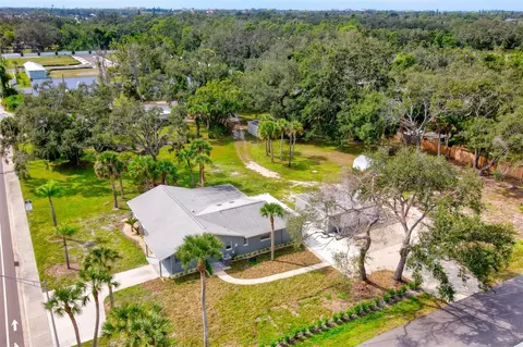 525 Albee Farm Rd, Nokomis, FL 34275