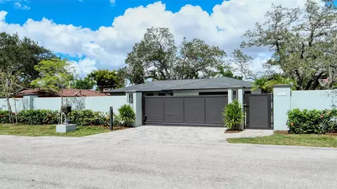 1755 Questar Ln, Sarasota, FL 34231