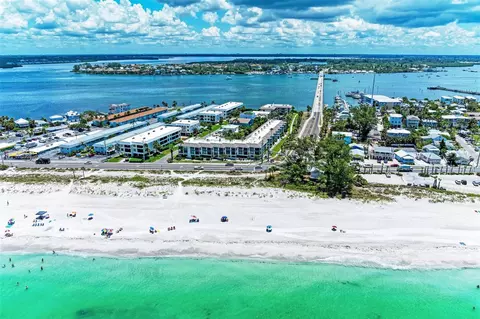 501 Gulf Dr N #104, Bradenton Beach, FL 34217