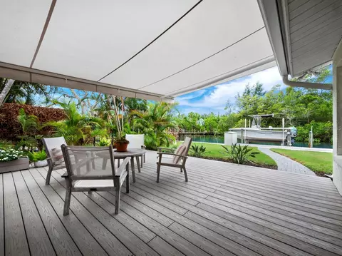 7057 Longboat Dr N, Longboat Key, FL 34228