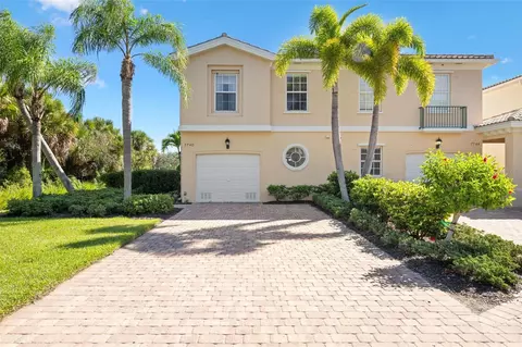 7740 Bergamo Ave, Sarasota, FL 34238