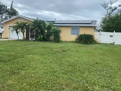 607 Hamlin St, Nokomis, FL 34275