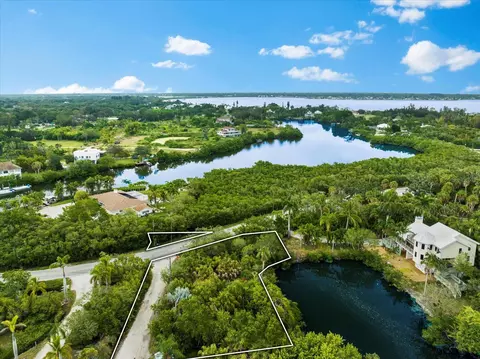 25 Mound Pl, Terra Ceia Island, FL 34250